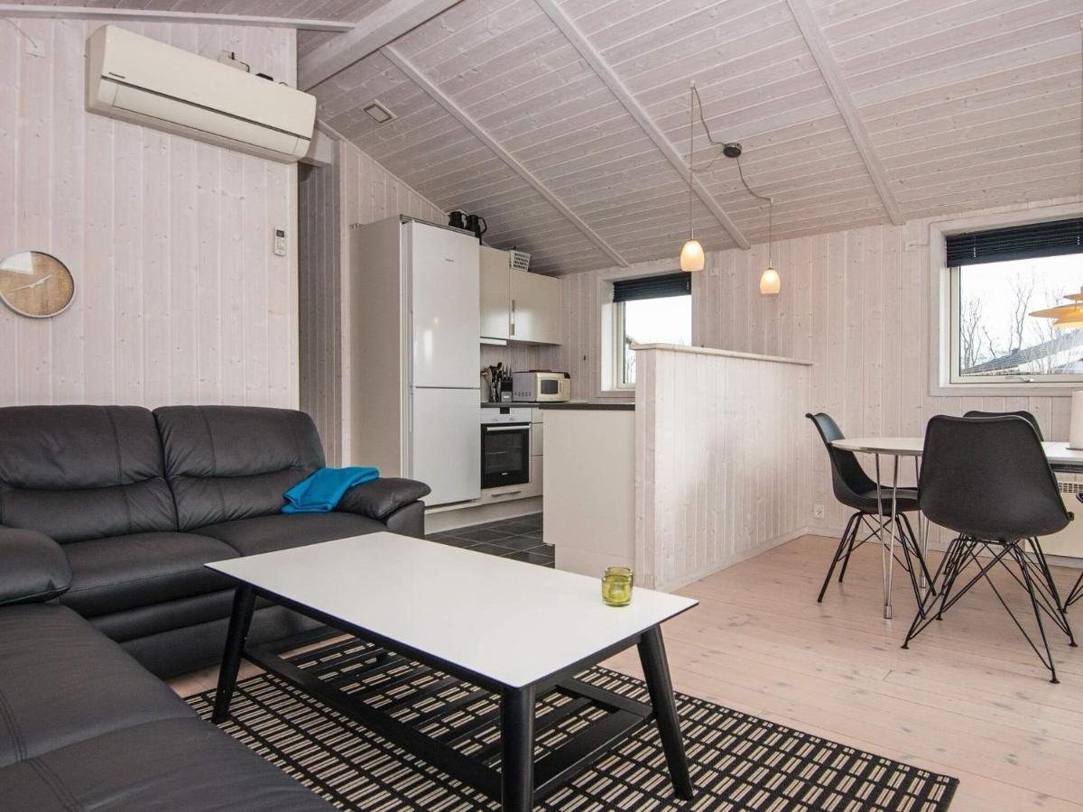 Three-Bedroom Holiday home in Juelsminde 18 Sonderby  Buitenkant foto