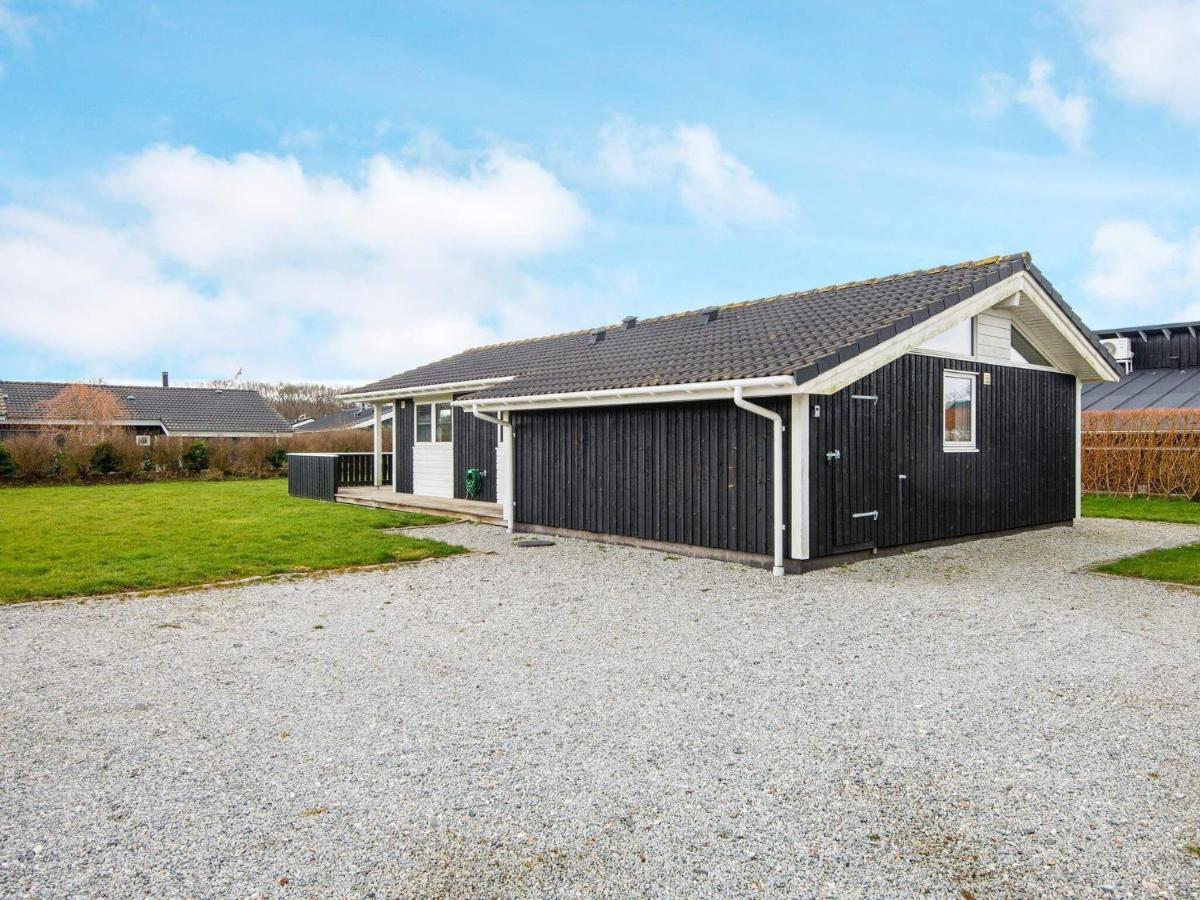 Three-Bedroom Holiday home in Juelsminde 18 Sonderby  Buitenkant foto