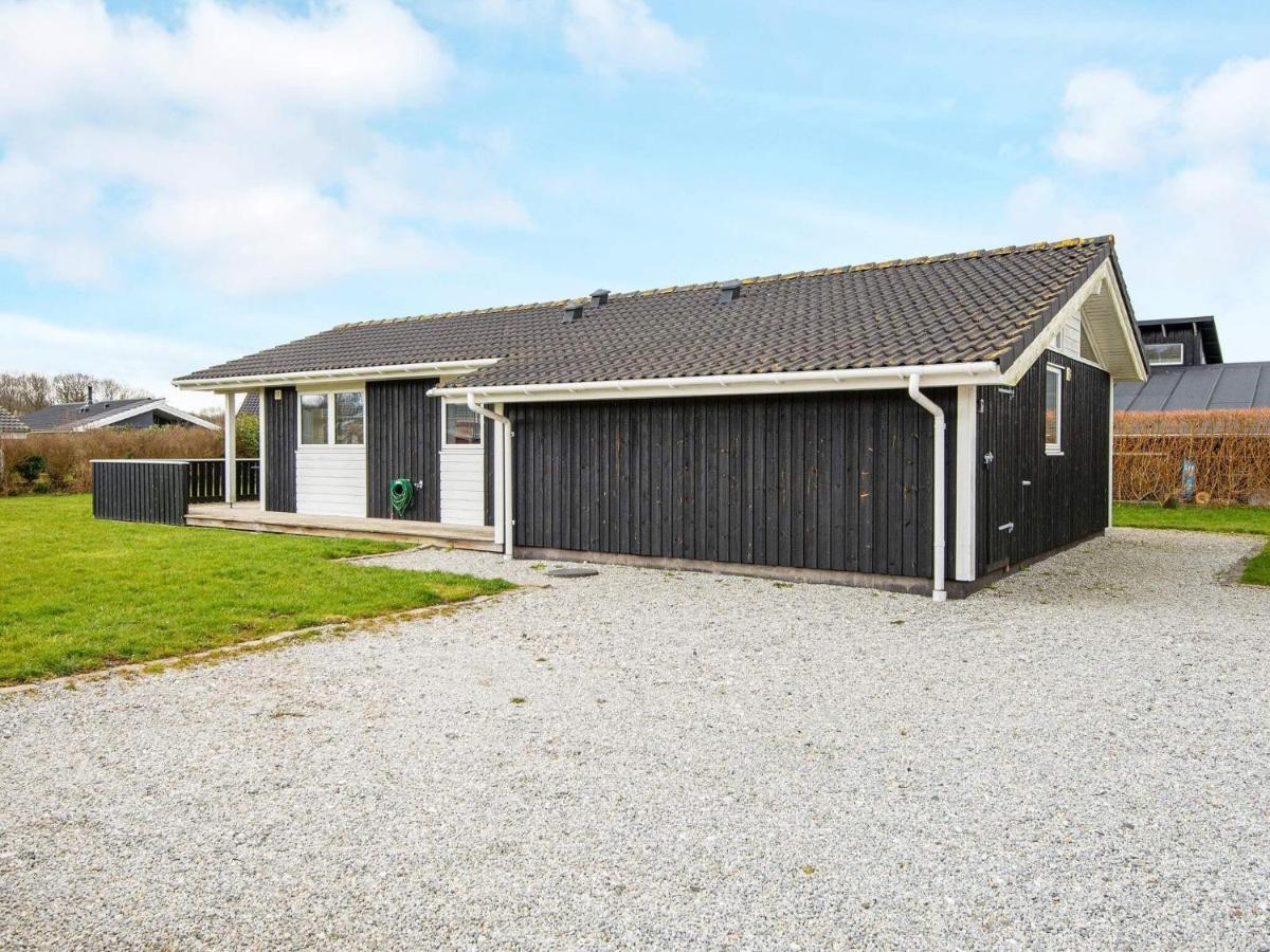 Three-Bedroom Holiday home in Juelsminde 18 Sonderby  Buitenkant foto