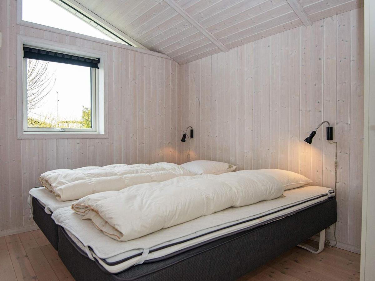 Three-Bedroom Holiday home in Juelsminde 18 Sonderby  Buitenkant foto